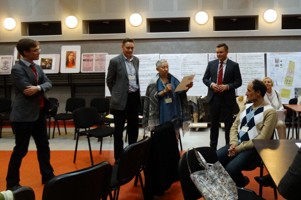 Debatowali na temat lokalnych symboli
