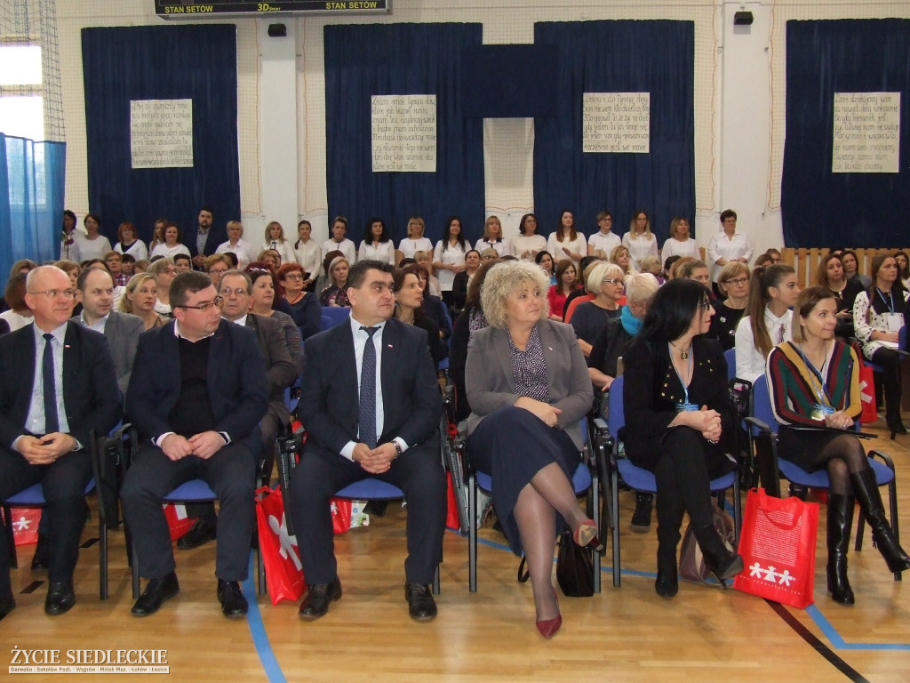 Konferencja na rzecz pomocy dzieciom z autyzmem