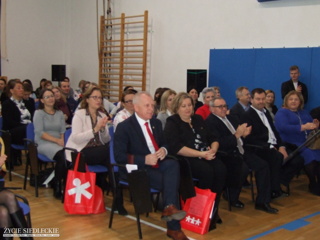 Konferencja na rzecz pomocy dzieciom z autyzmem