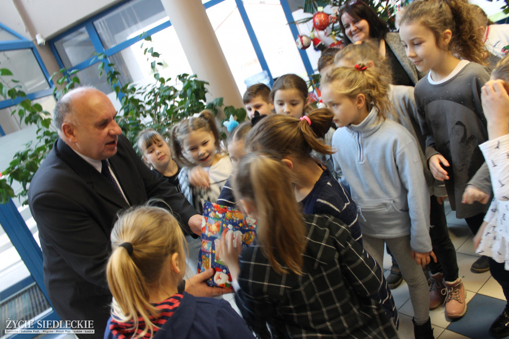Jak w urzędzie choinki przystrajano...