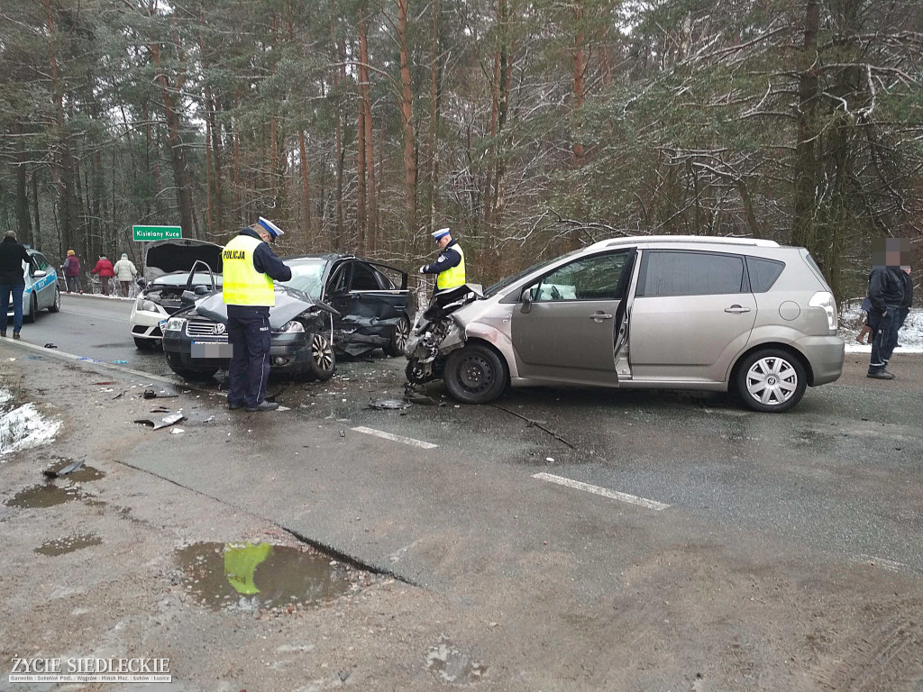 Wypadek trzech aut w Kisielanach