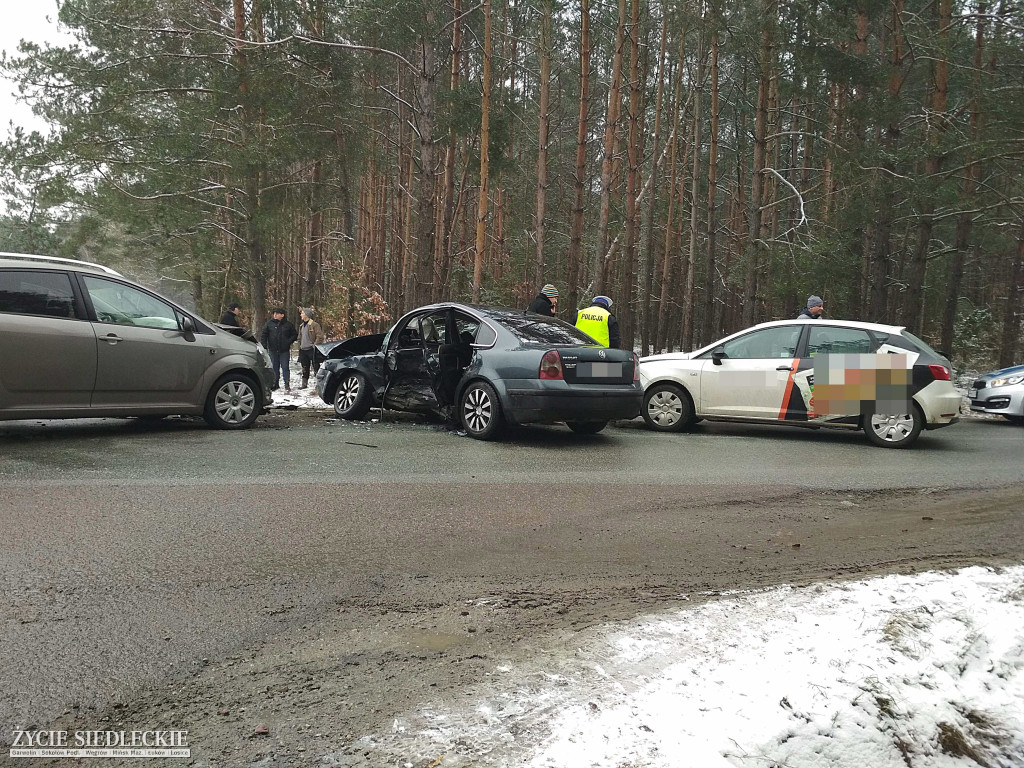 Wypadek trzech aut w Kisielanach