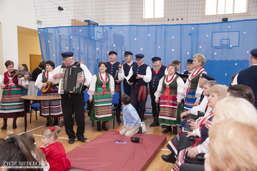 Zaśpiewali razem kolędową pieśń