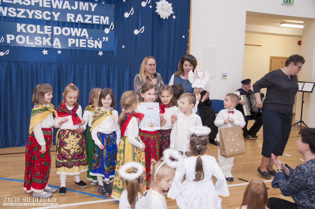 Zaśpiewali razem kolędową pieśń