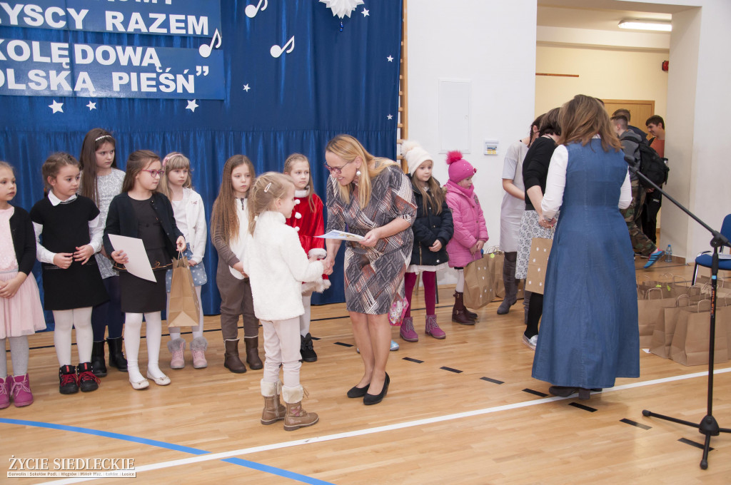 Zaśpiewali razem kolędową pieśń