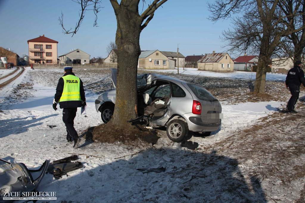 Wypadek citroena w Głuchowie