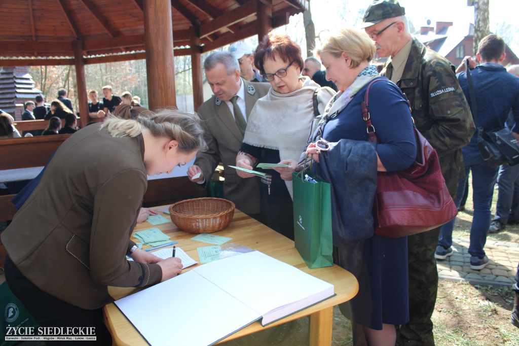 Zasadzili 100 dębów na 100-lecie niepodległości