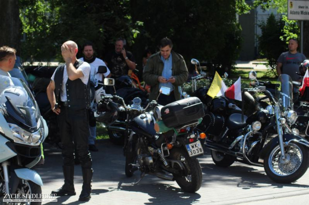 Motocyklem do miast papieskich