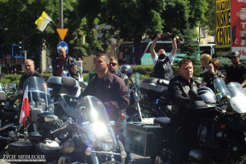 Motocyklem do miast papieskich