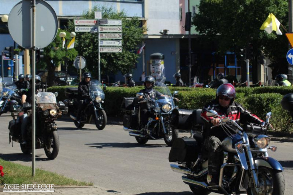 Motocyklem do miast papieskich