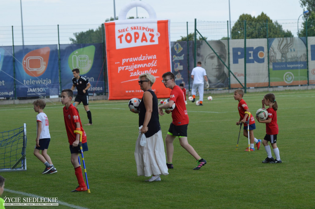Wielki mecz zawodowców z artystami