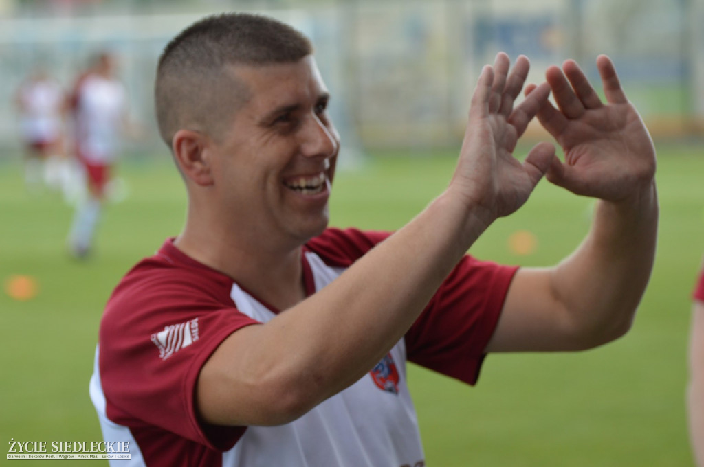 Wielki mecz zawodowców z artystami