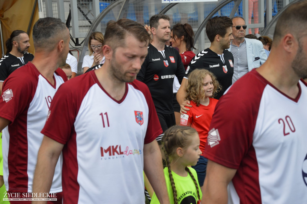 Wielki mecz zawodowców z artystami