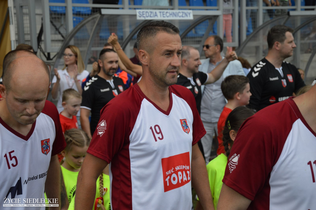 Wielki mecz zawodowców z artystami