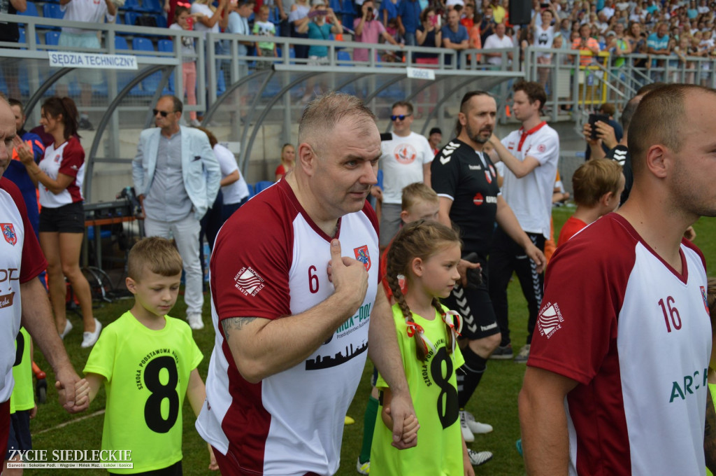 Wielki mecz zawodowców z artystami