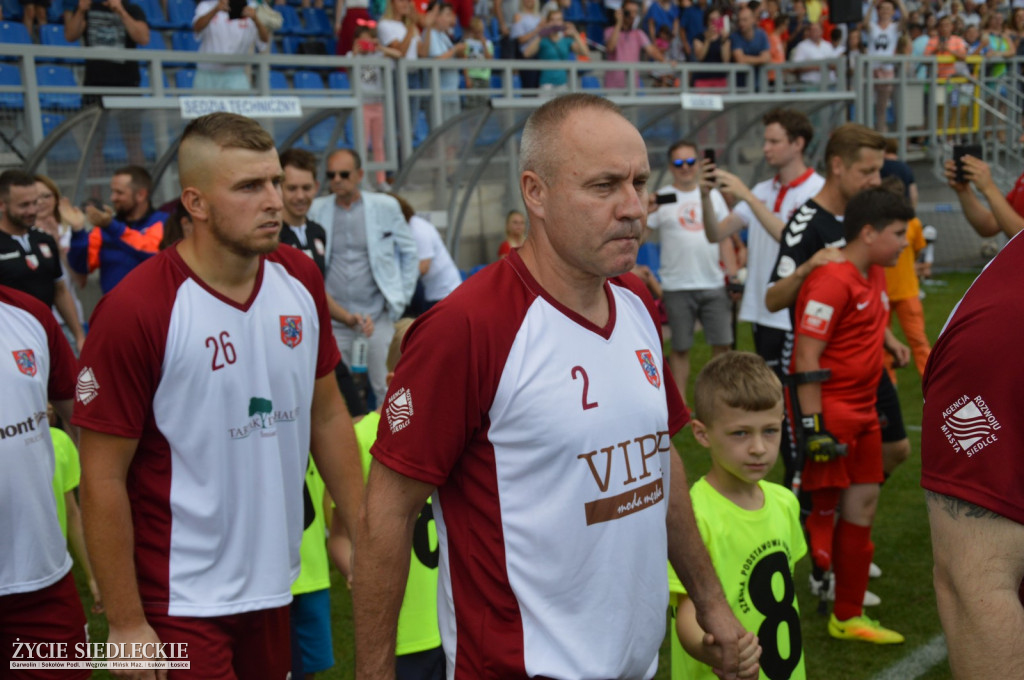 Wielki mecz zawodowców z artystami