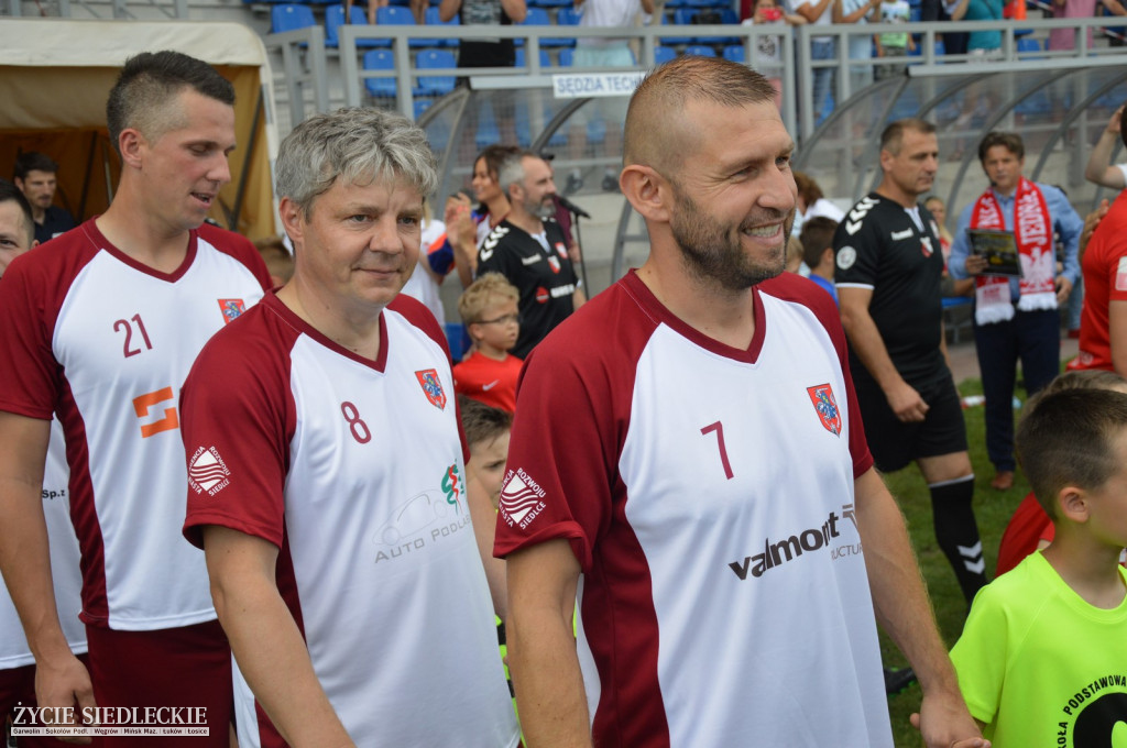 Wielki mecz zawodowców z artystami