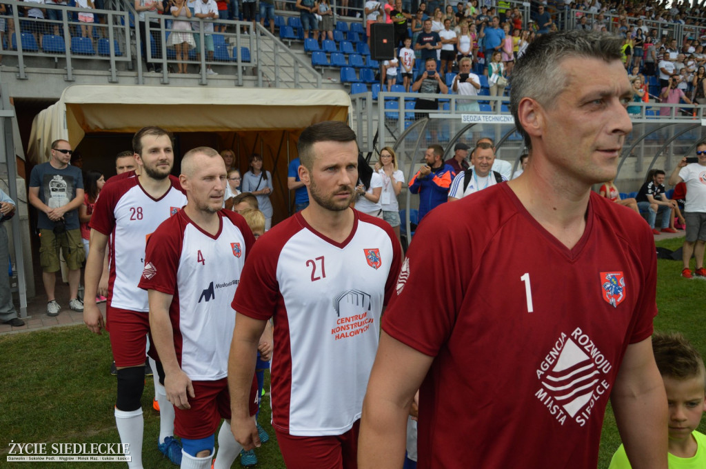Wielki mecz zawodowców z artystami