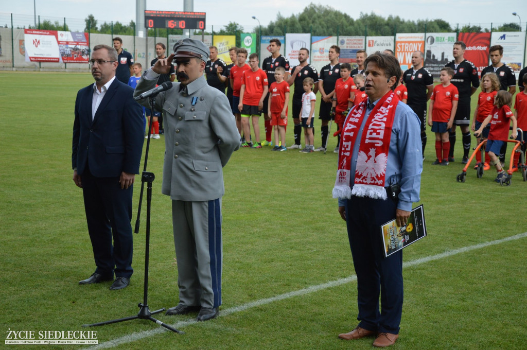 Wielki mecz zawodowców z artystami