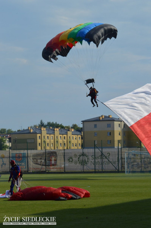 Wielki mecz zawodowców z artystami