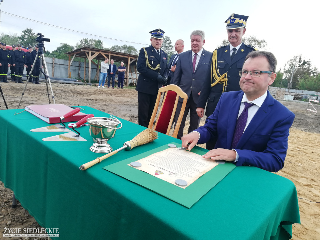 Akt erekcyjny pod budowę strażnicy podpisany!