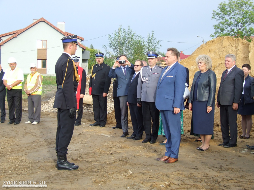 Akt erekcyjny pod budowę strażnicy podpisany!