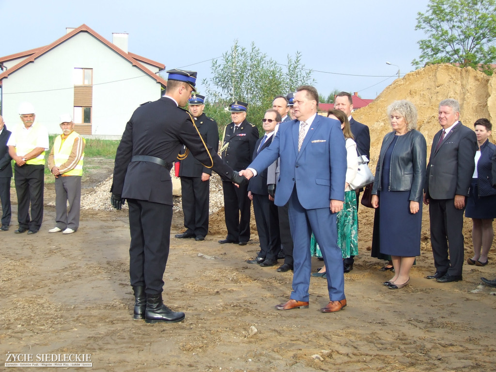 Akt erekcyjny pod budowę strażnicy podpisany!