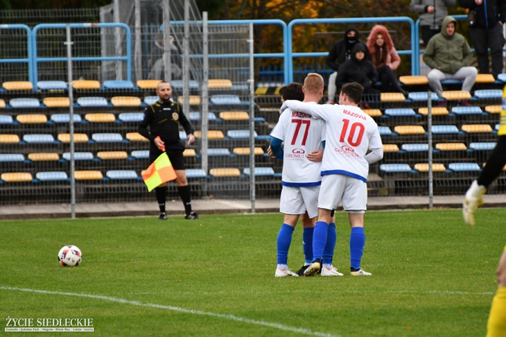 Mazovia II z Pucharem Polski OZPN