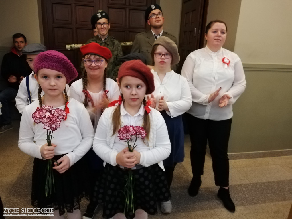 Patriotyczne obchody w parafii św. Ojca Pio w Węgrowie