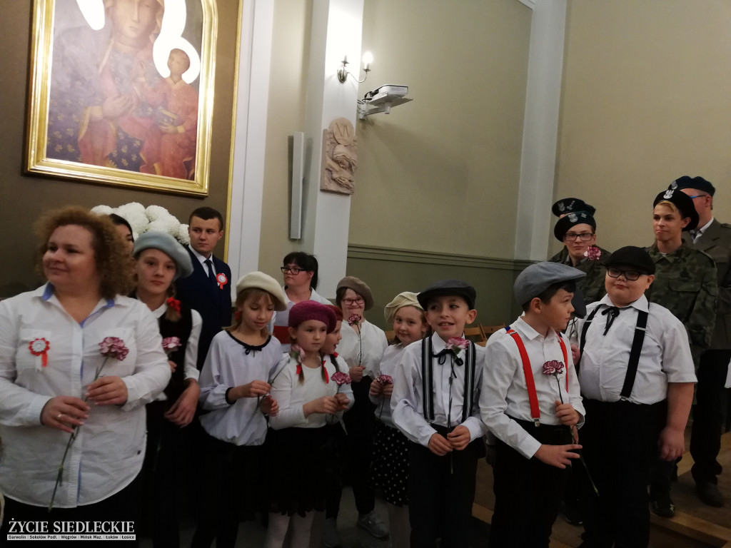 Patriotyczne obchody w parafii św. Ojca Pio w Węgrowie