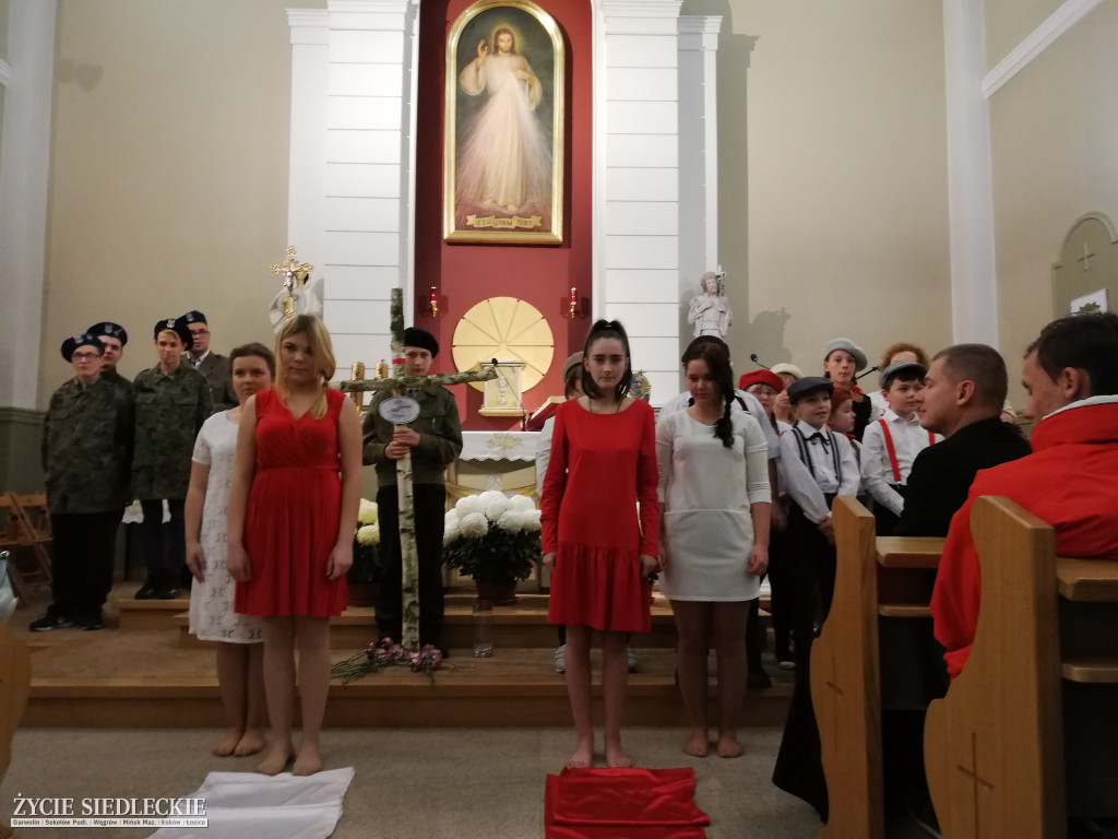 Patriotyczne obchody w parafii św. Ojca Pio w Węgrowie