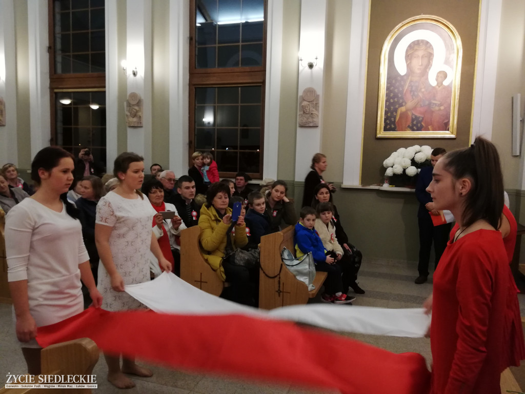Patriotyczne obchody w parafii św. Ojca Pio w Węgrowie