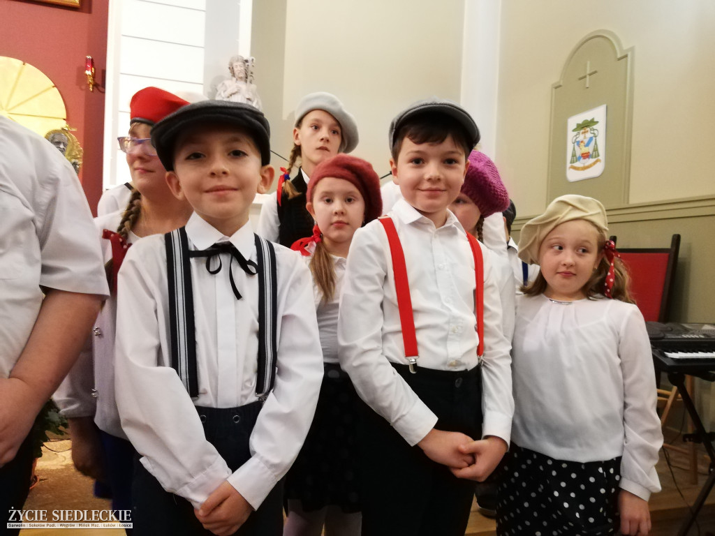 Patriotyczne obchody w parafii św. Ojca Pio w Węgrowie