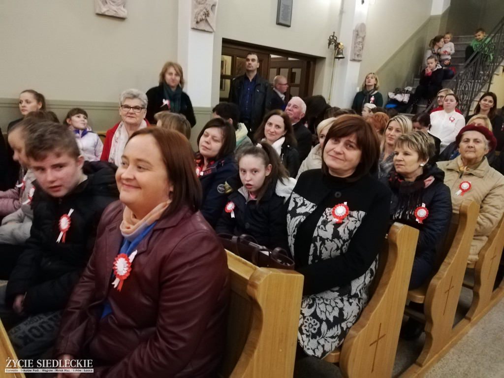 Patriotyczne obchody w parafii św. Ojca Pio w Węgrowie
