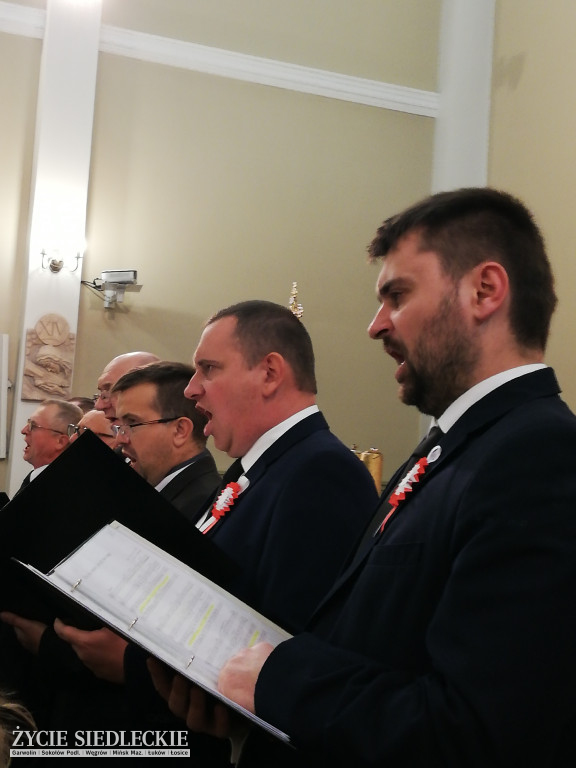 Patriotyczne obchody w parafii św. Ojca Pio w Węgrowie