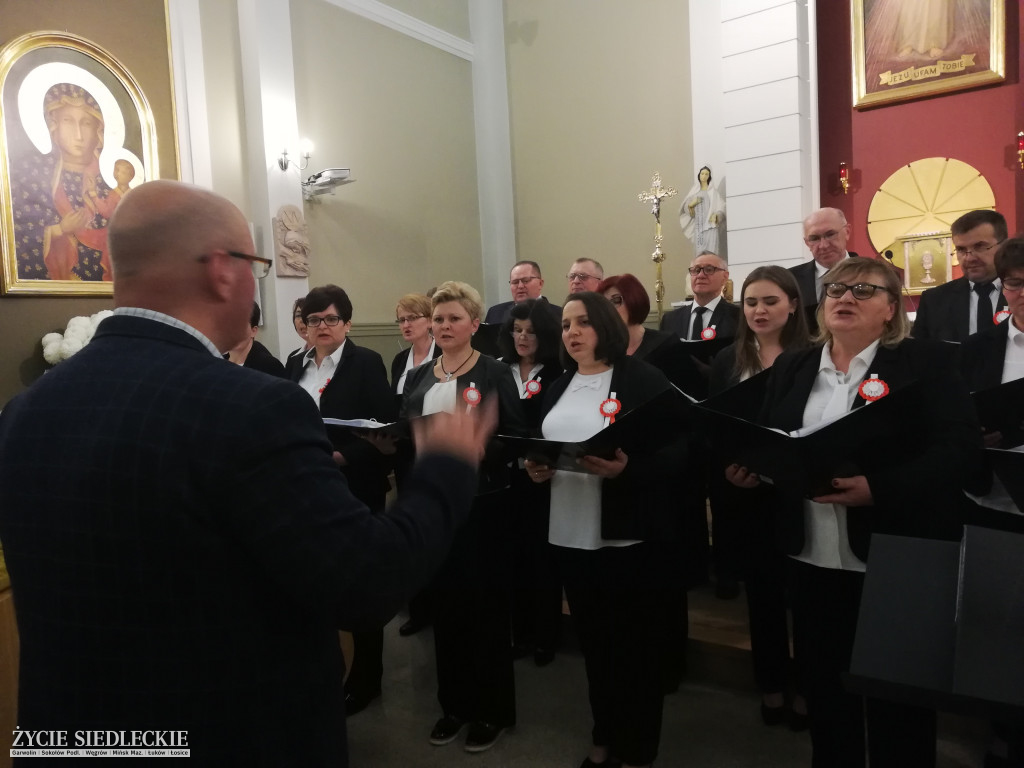 Patriotyczne obchody w parafii św. Ojca Pio w Węgrowie