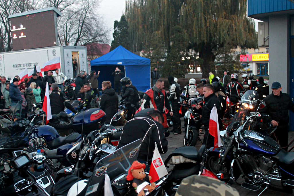 	Motoryzacyjna parada na 100-lecie niepodległości