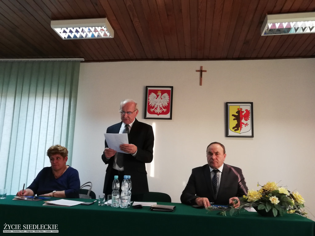 Pierwsza sesja Rady Gminy Liw. Ślubowanie i pożegnanie