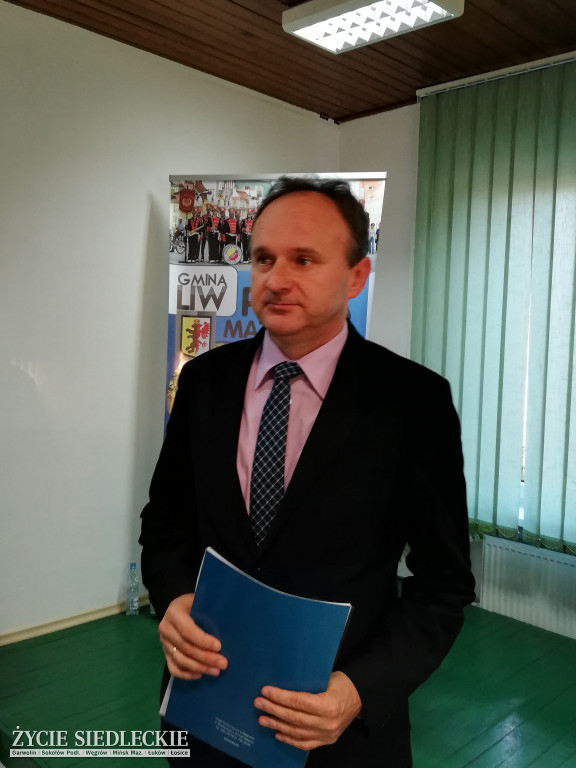Pierwsza sesja Rady Gminy Liw. Ślubowanie i pożegnanie
