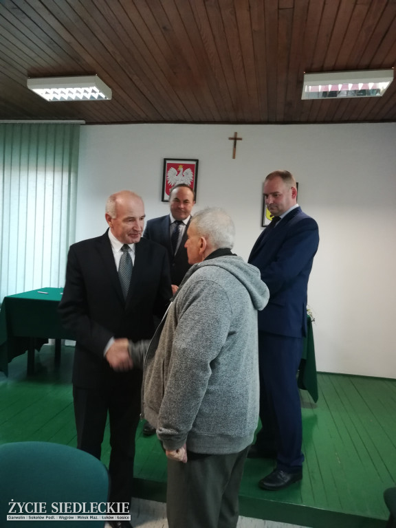 Pierwsza sesja Rady Gminy Liw. Ślubowanie i pożegnanie