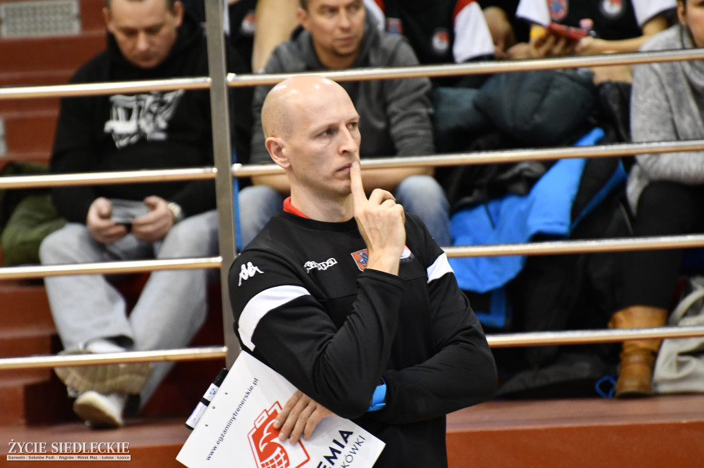 KPS rozbił akademików