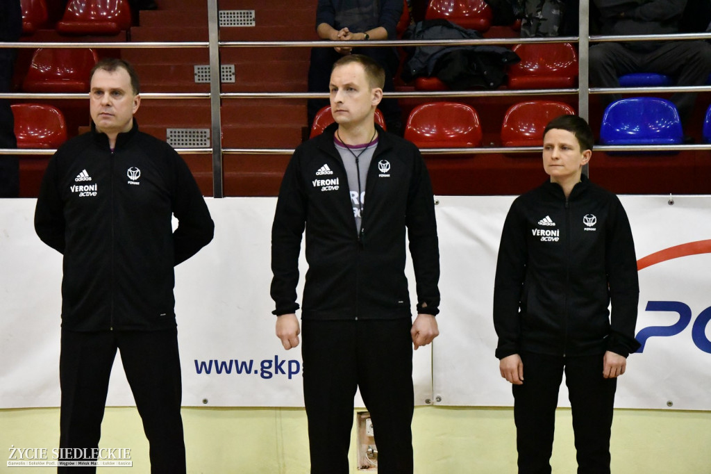 Seria przerwana przez Arkę
