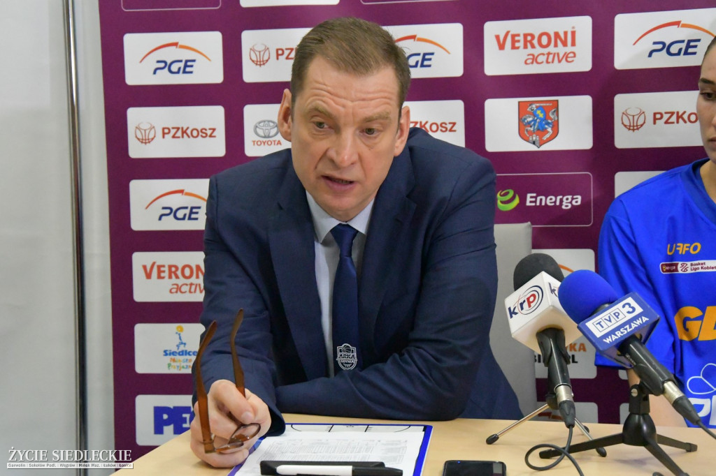 Seria przerwana przez Arkę