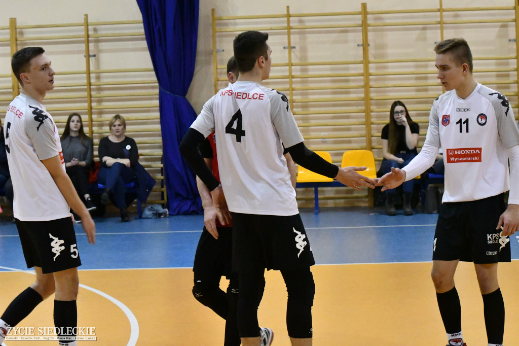 Juniorzy KPS przegrali z Czarnymi