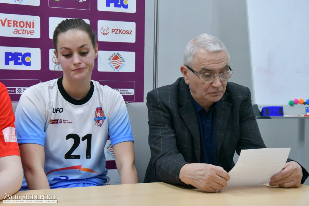 Lekcja basketu od Ślęzy