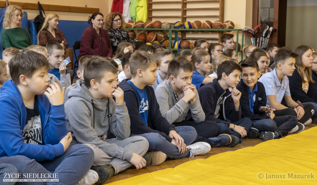 Pokazy zapaśnicze w SP nr 4