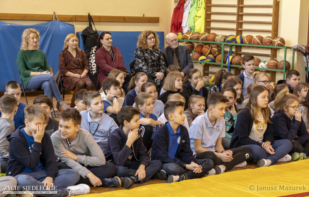 Pokazy zapaśnicze w SP nr 4