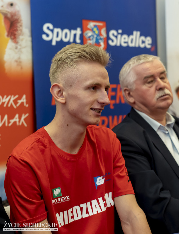 Niedziałek z solidnym wsparciem