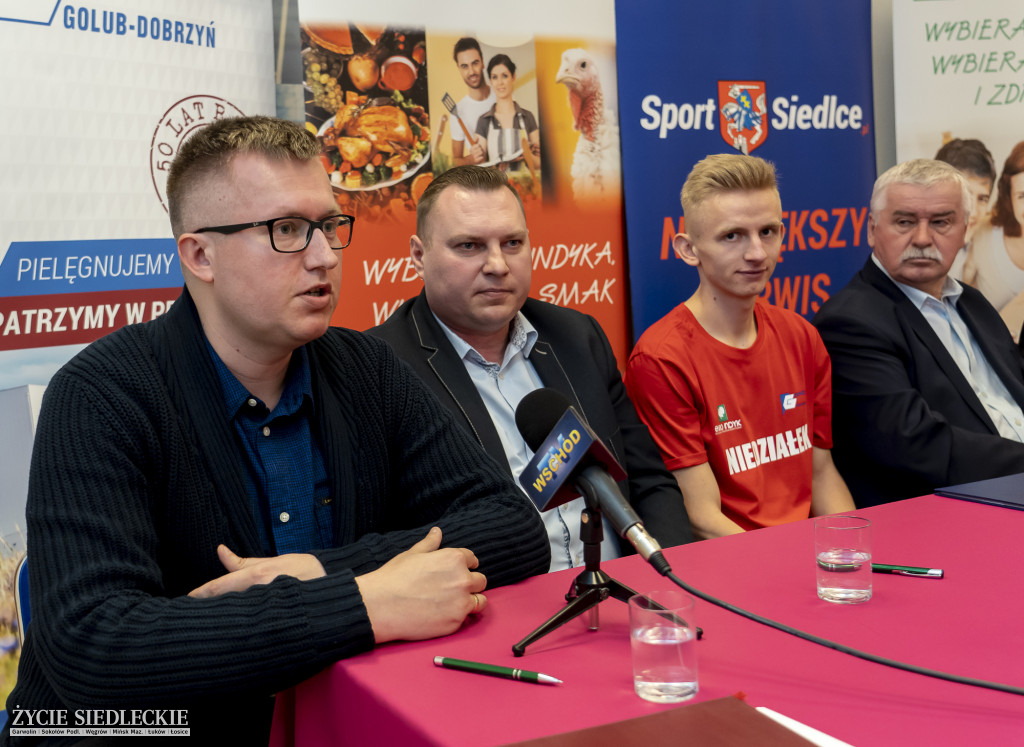 Niedziałek z solidnym wsparciem