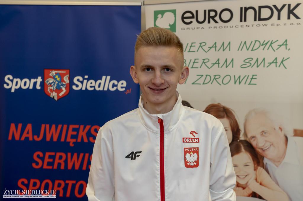 Niedziałek z solidnym wsparciem